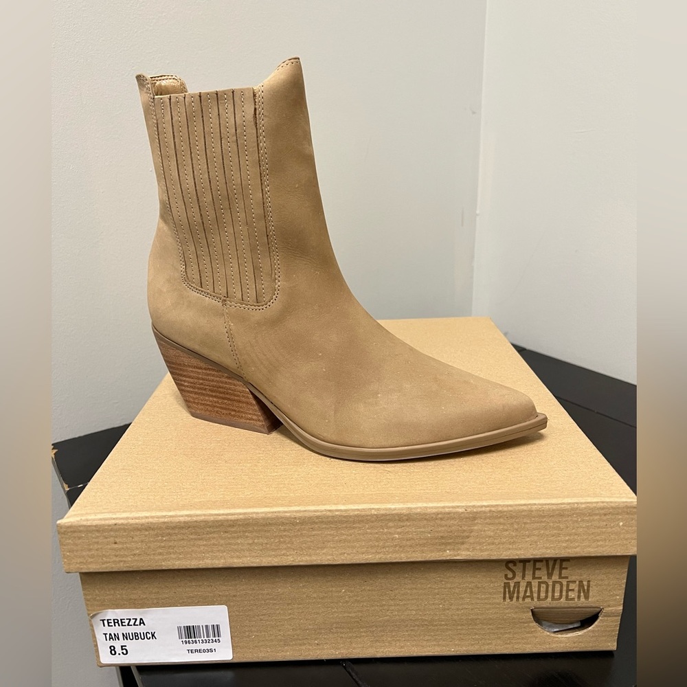 BRAND NEW NEVER WORN- Steve Madden Terezza booties